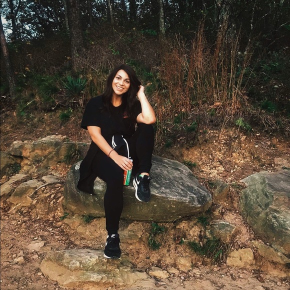 Meet your Posher, Randi - Picture 8 of 8